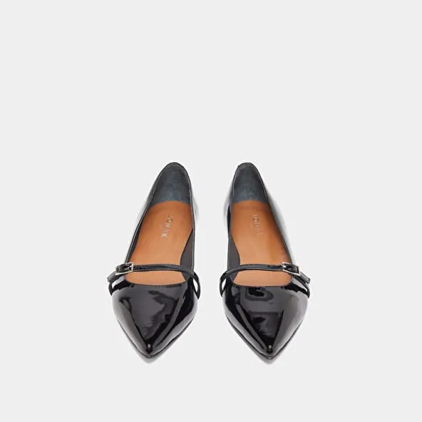 Ballet flats with adjustable buckles in black patent