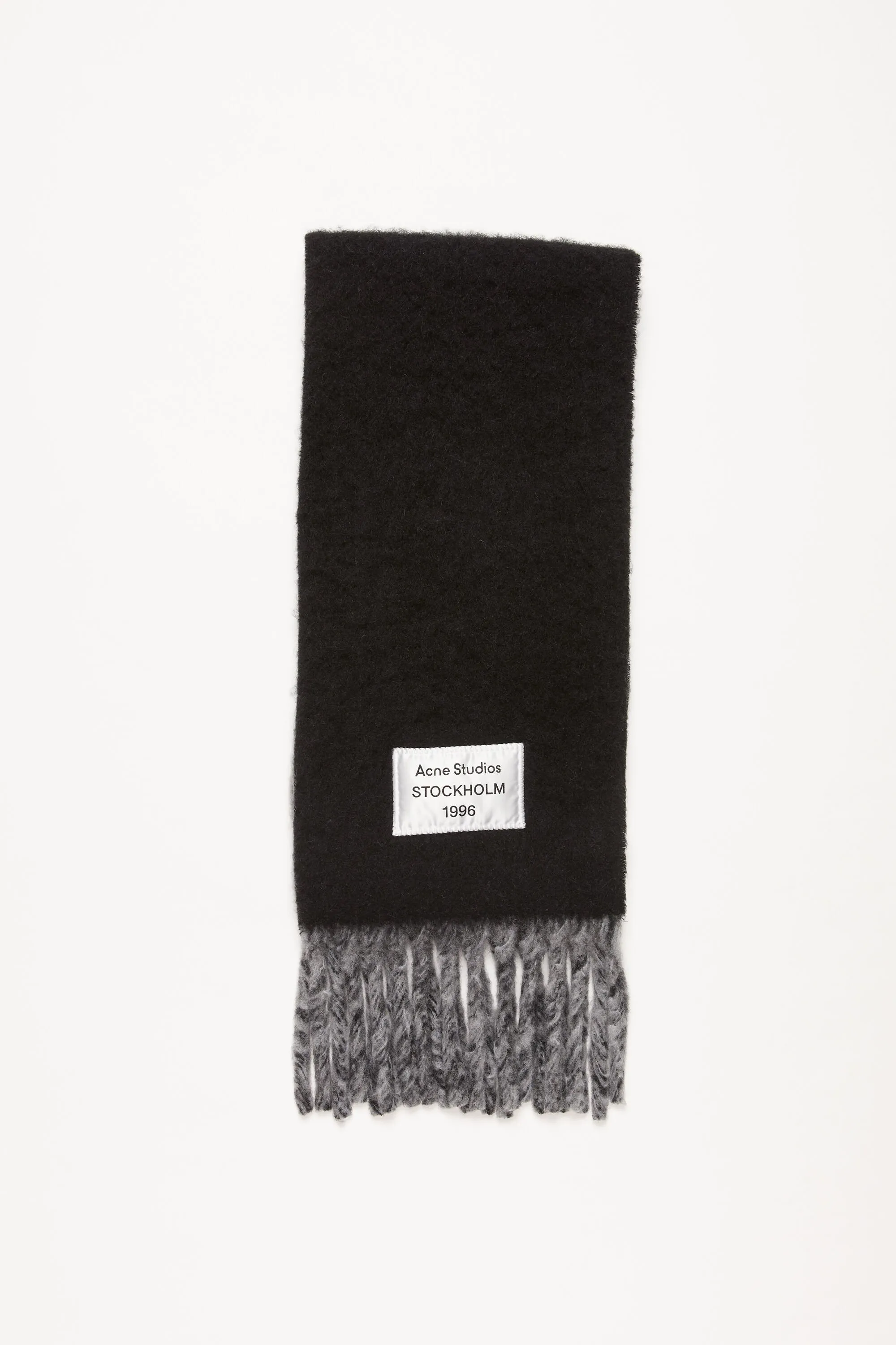 Fringed scarf logo label