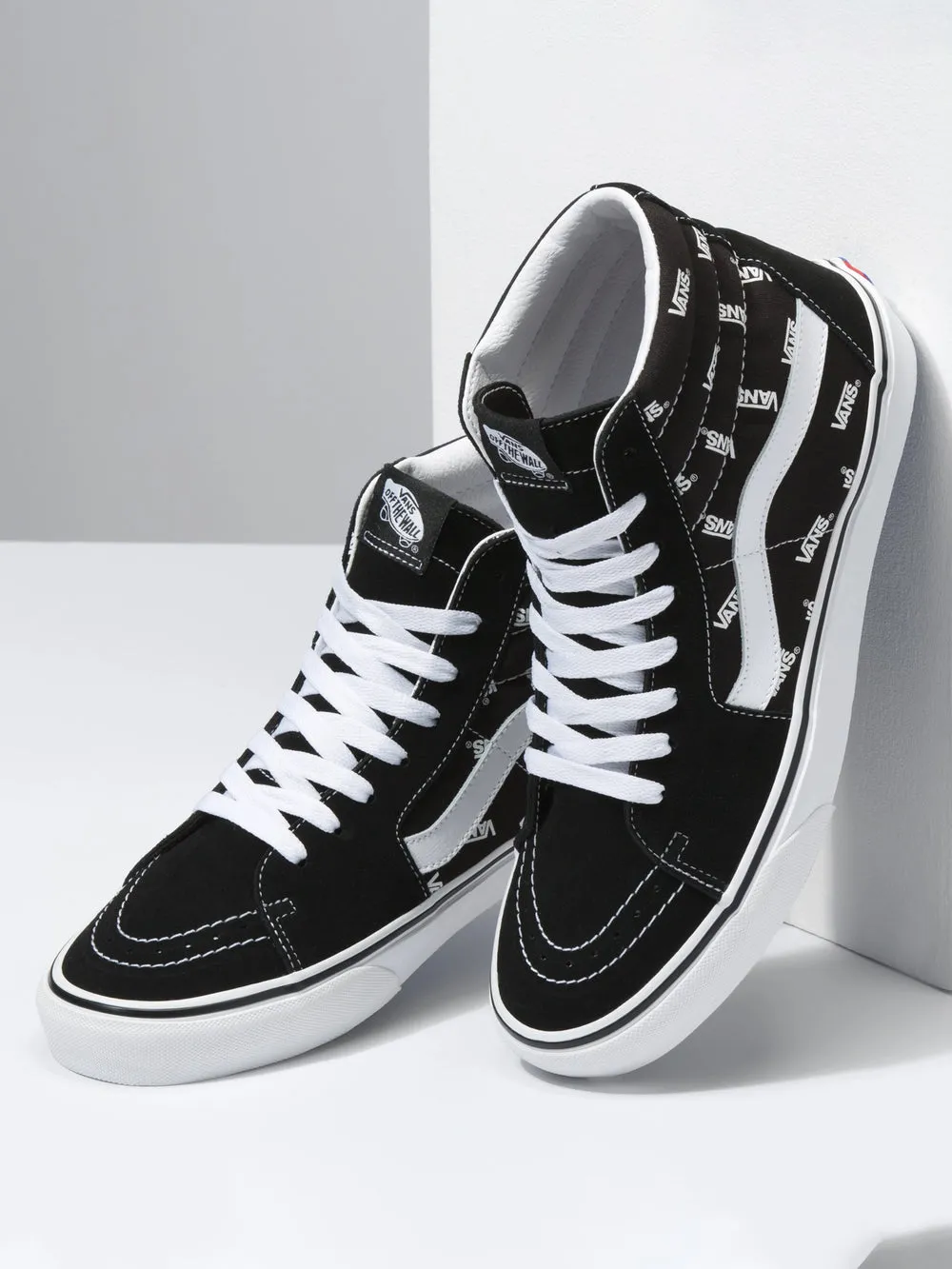 VANS WOMENS SK8 HI VANS SNEAKER - CLEARANCE